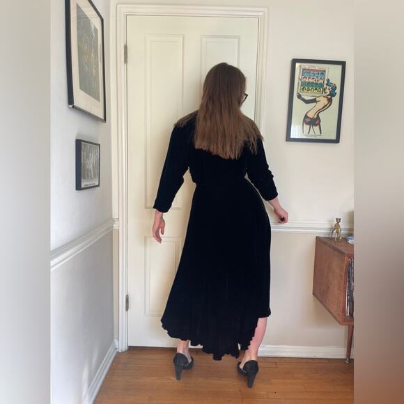 60s Vintage Black Silk Velvet Saks Fifth Ave Wrap Dress - Picture 4 of 13